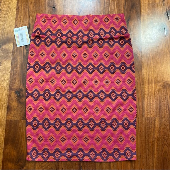 LuLaRoe Dresses & Skirts - LuLaRoe Cassie Skirt Size Large